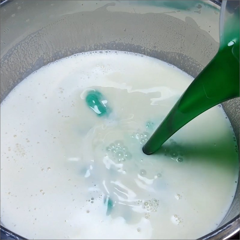 Bước 2 Nấu hỗn hợp siro bạc hà sữa Kem siro bạc hà