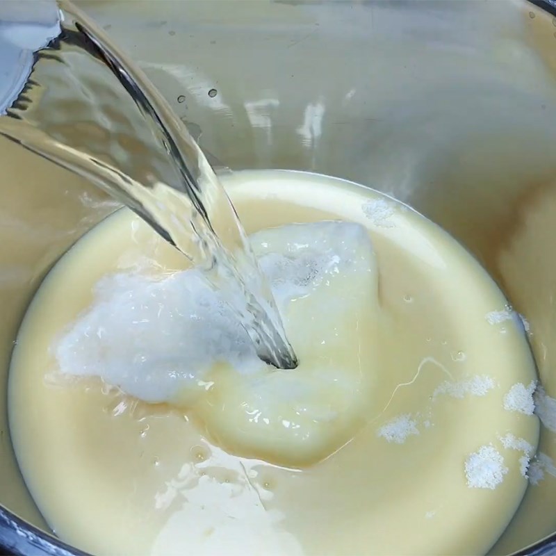 Bước 1 Nấu hỗn hợp sữa Kem siro bạc hà