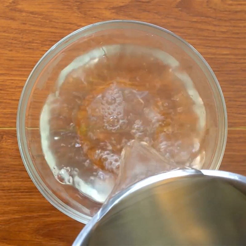 Bước 3 Nấu nước đường ăn kèm Thạch găng từ lá tươi