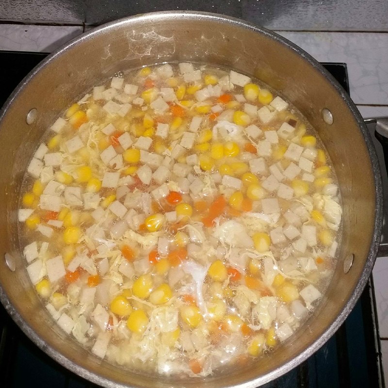 Bước 2 Nấu súp gà ngô nấm Súp gà ngô nấm