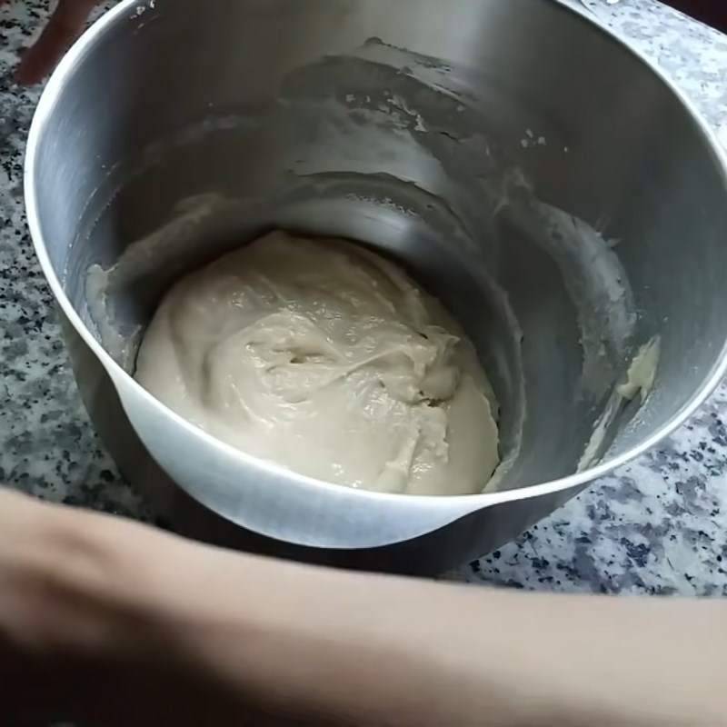 Bước 2 Nhồi và ủ bột Bánh tiêu đặc ruột