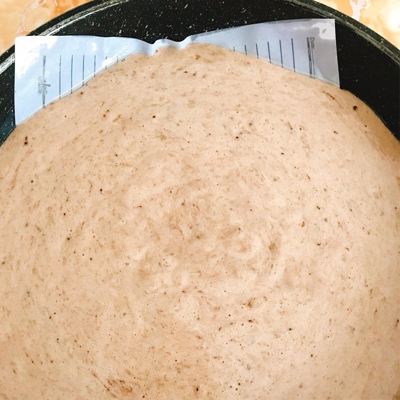 Bước 5 Nướng bánh bằng chảo chống dính Bánh bông lan chuối socola không cần lò nướng