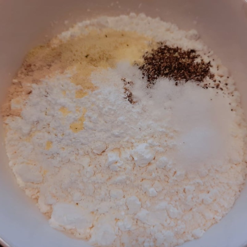 Bước 2 Pha bột rán gà Gà rán KFC