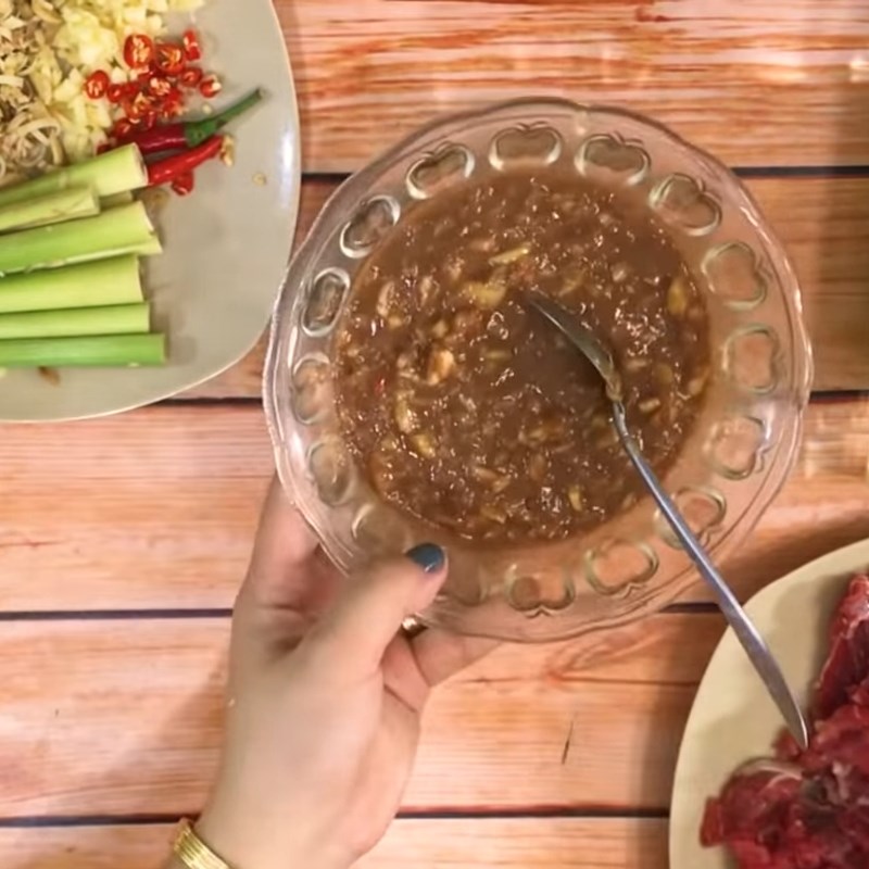 Bước 4 Pha nước chấm Lẩu bò nhúng dấm (giấm)
