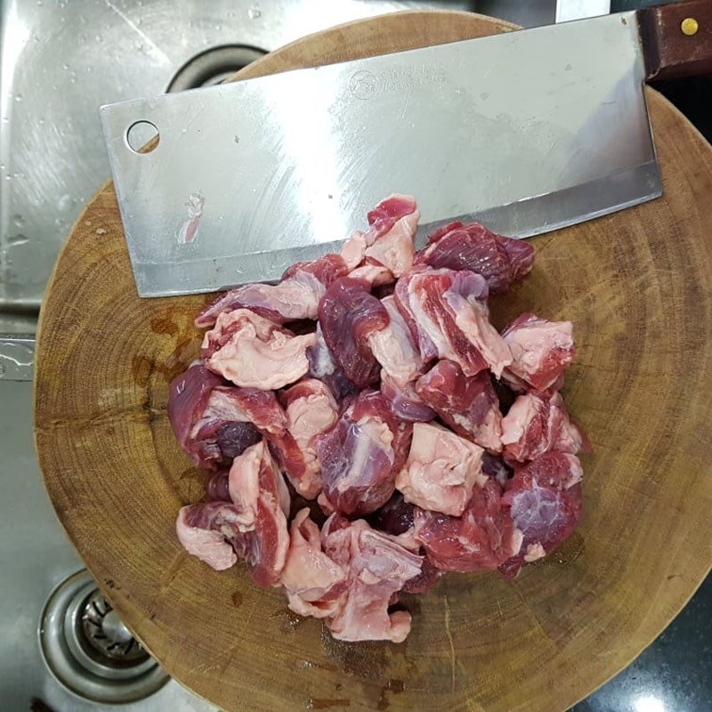 Bước 1 Sơ chế các nguyên liệu Mì thịt bò