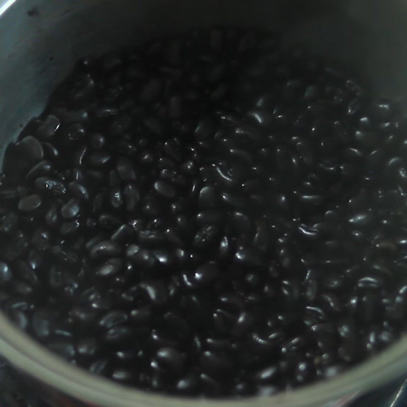 Bước 1 Sơ chế các nguyên liệu Chè đỗ đen (đậu đen) với thạch hoa đậu biếc bằng nồi áp suất
