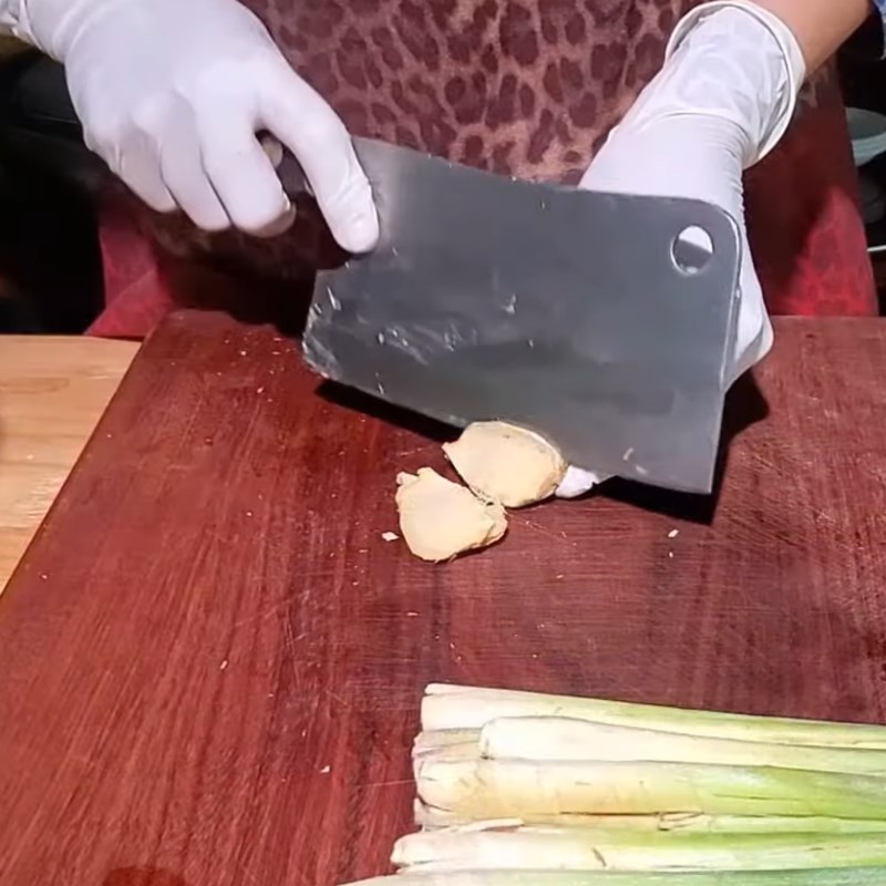 Bước 2 Sơ chế các nguyên liệu khác Gà hấp muối