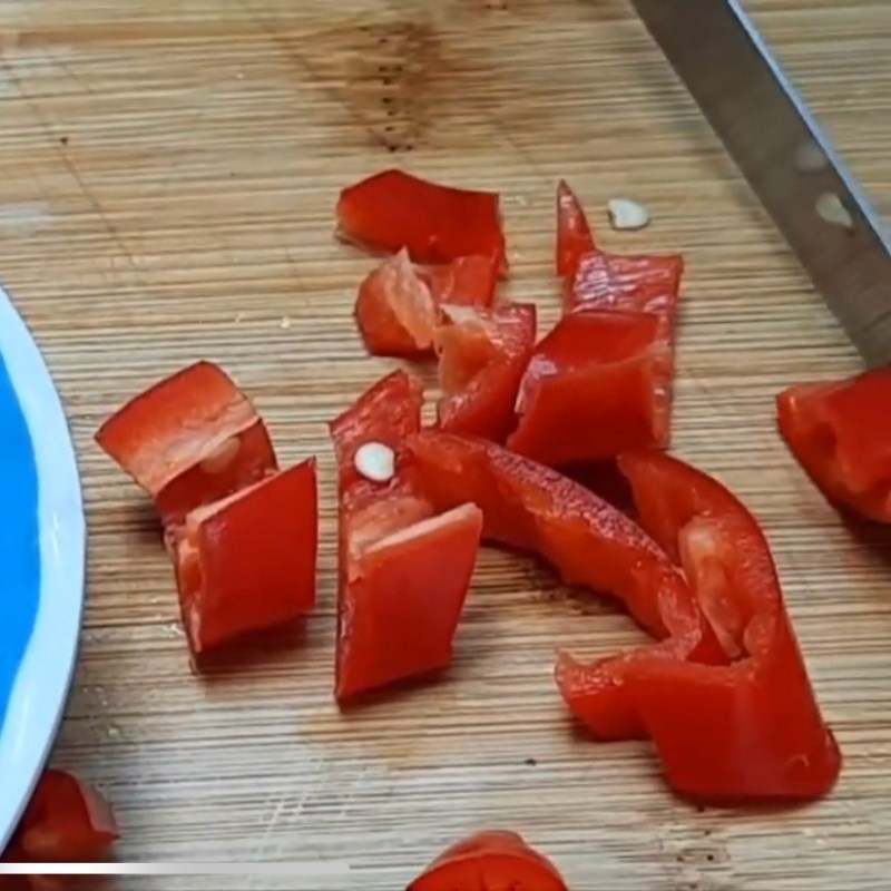 Bước 2 Sơ chế các nguyên liệu khác Gỏi sò lông dưa leo cà chua
