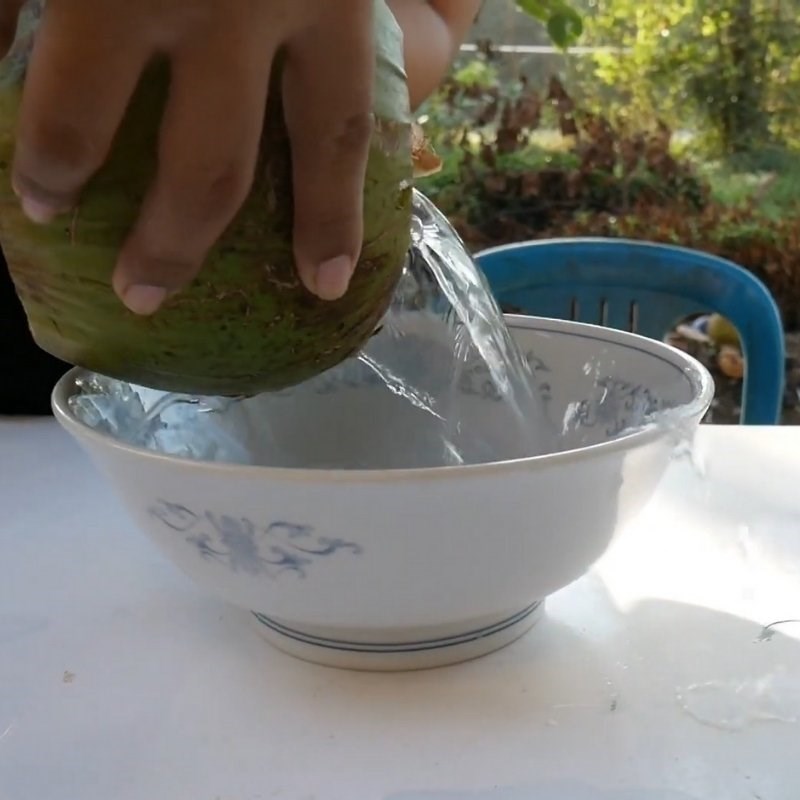 Bước 1 Sơ chế nguyên liệu Sinh tố dừa nhãn