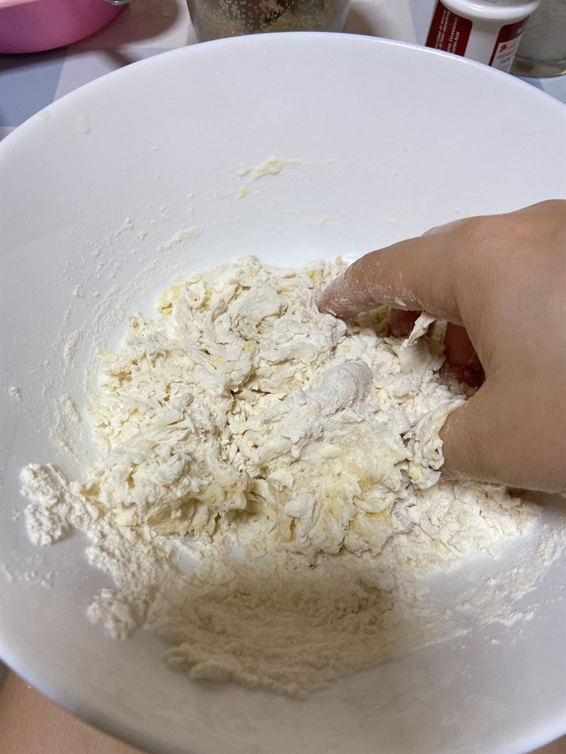 Bước 1 Sơ chế nguyên liệu Bánh mì mini bằng nồi chiên không dầu (công thức được chia sẻ từ người dùng)