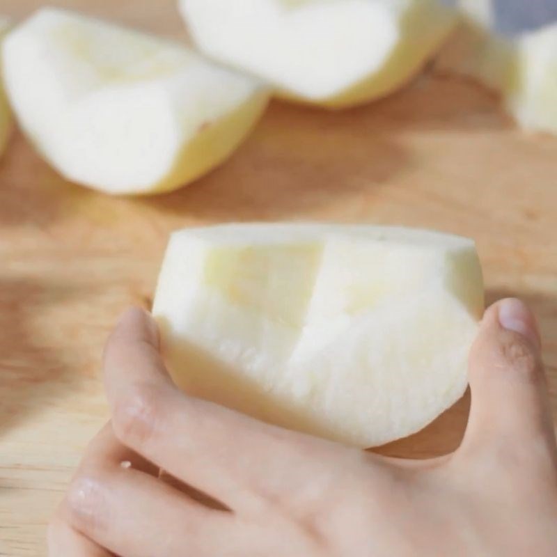 Bước 1 Sơ chế táo Sinh tố táo sữa chua