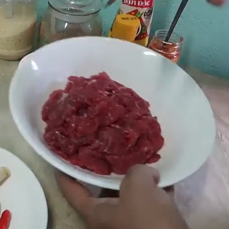 Bước 1 Sơ chế thịt bò Bò hấp tía tô