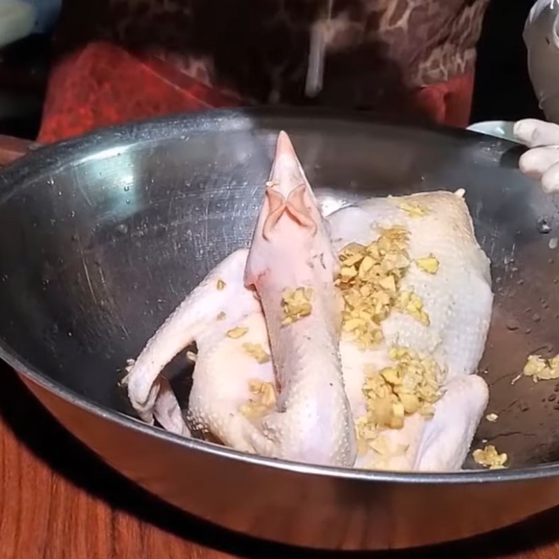 Bước 1 Sơ chế thịt gà Gà hấp muối