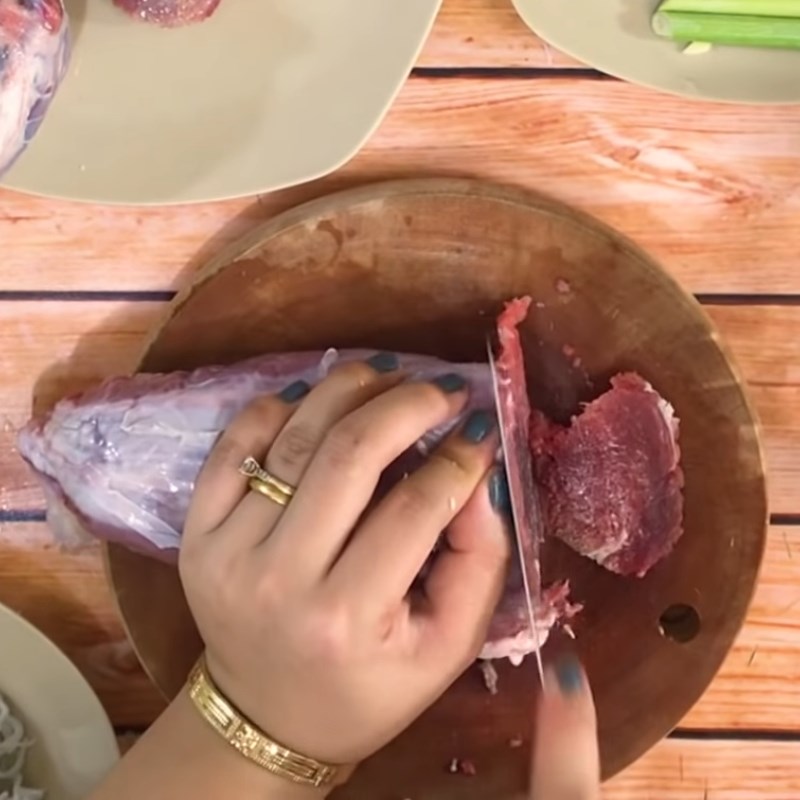 Bước 1 Sơ chế và ướp thịt bò Lẩu bò nhúng dấm (giấm)