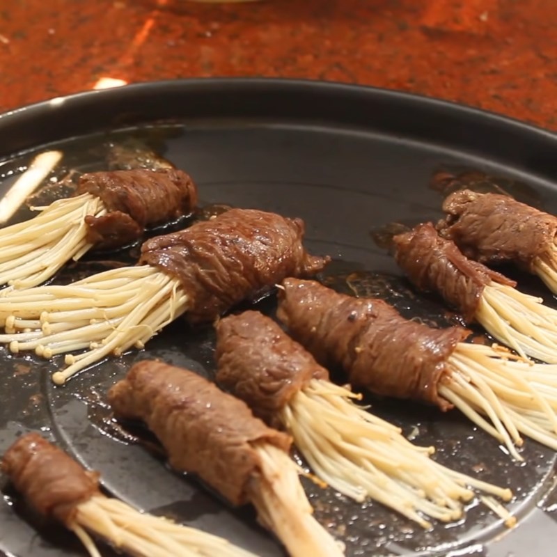 Bước 5 Thành phẩm Thịt bò cuộn nấm kim châm nướng