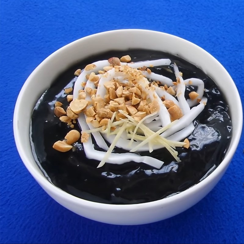 Chè mè đen: Chè mè đen là một món tráng miệng truyền thống của Việt Nam, có hương vị thơm ngon và giàu dinh dưỡng. Xem hình ảnh liên quan để thưởng thức vẻ đẹp và hương vị đặc trưng của món ăn này.
