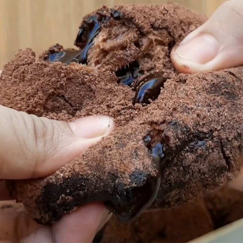 Bước 8 Thành phẩm Bánh donut socola chiên