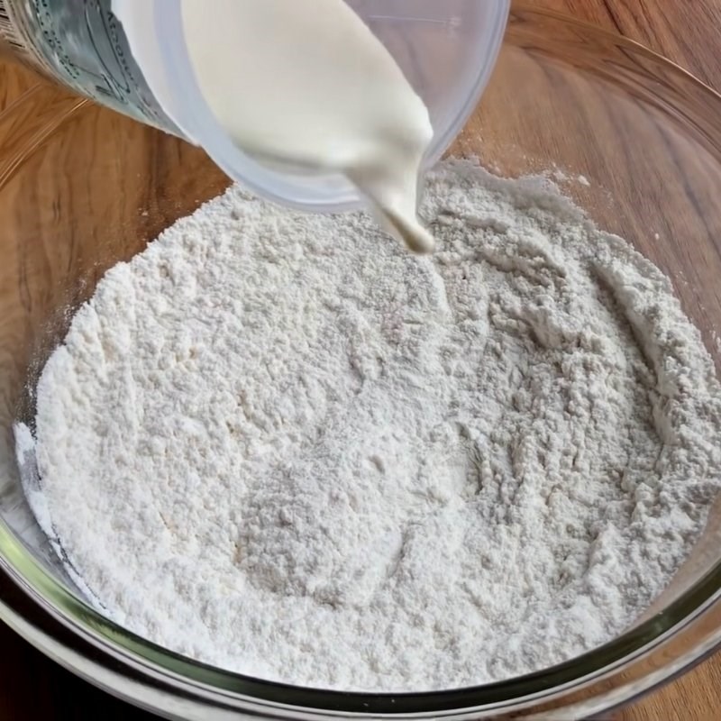 Bước 1 Trộn bột Bánh bao sữa không nhân