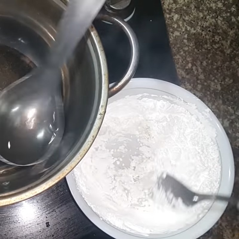 Bước 1 Trộn bột Trân châu sợi