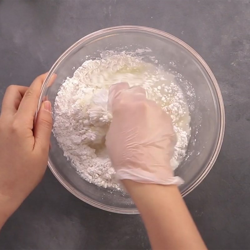 Bước 4 Trộn bột Bánh giầy đậu xanh