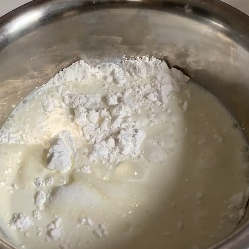 Bước 3 Trộn bột bánh Bánh dẻo bằng bột nếp sống nhân hạt sen
