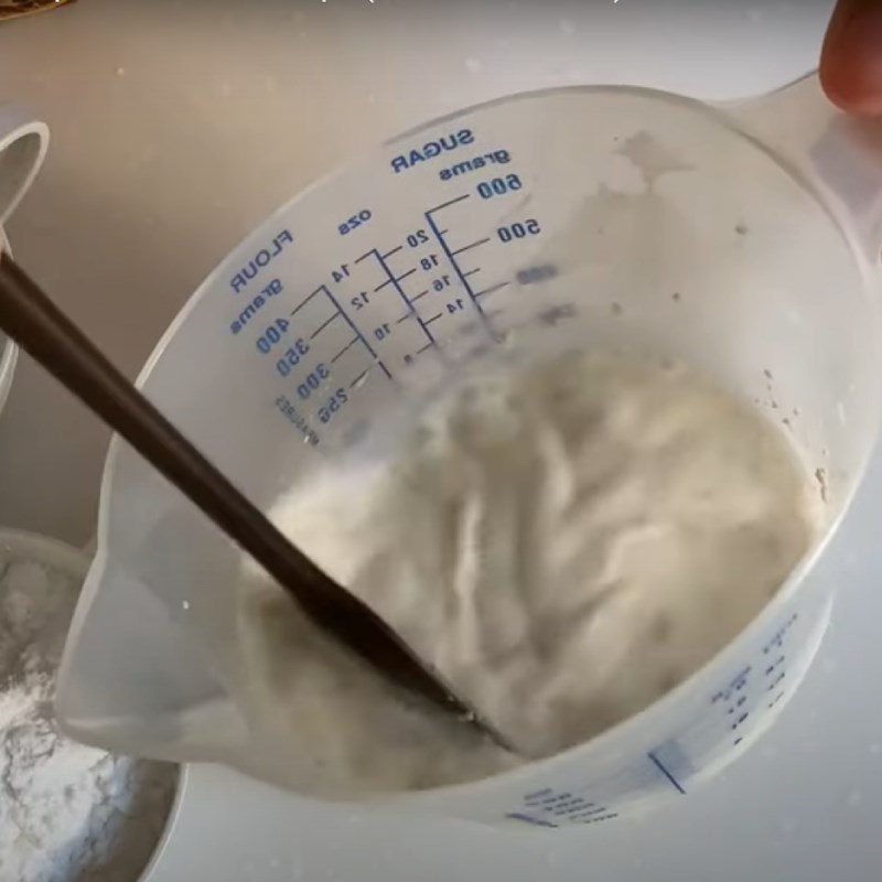 Bước 1 Trộn bột bánh bao Bánh bao socola 2 lớp