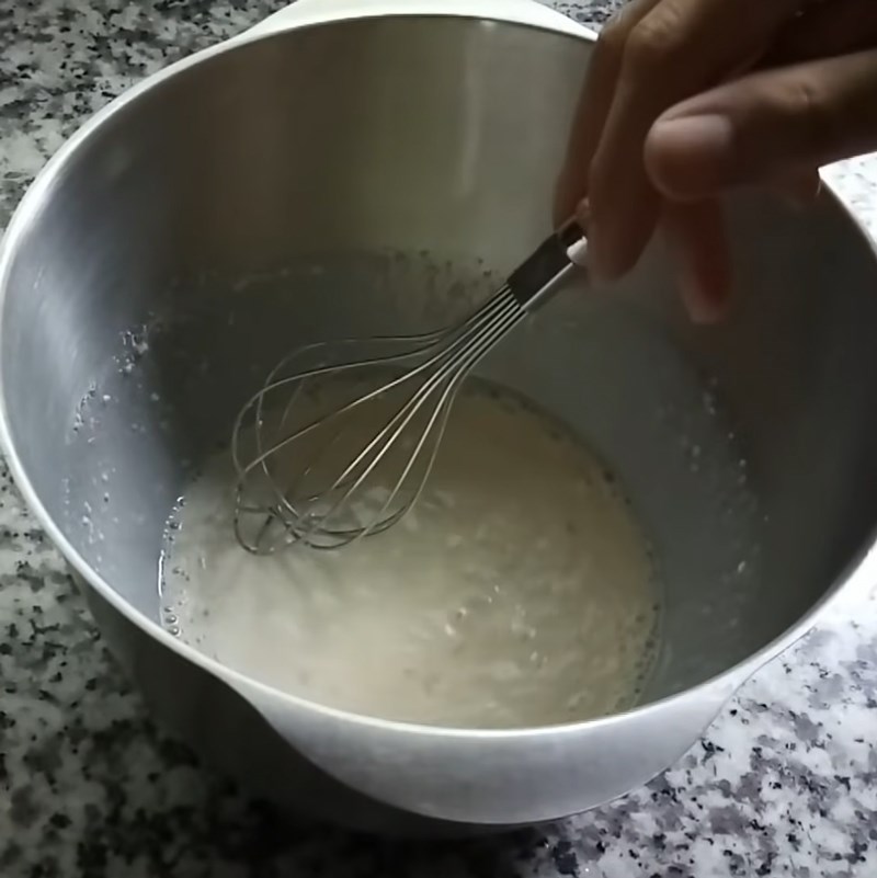 Bước 1 Trộn hỗn hợp bột Bánh tiêu đặc ruột