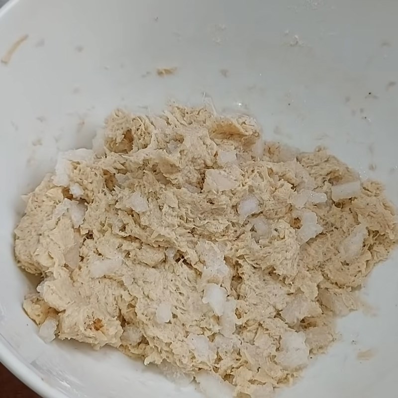 Bước 3 Trộn hỗn hợp nem nướng Nem nướng chay từ bột mì