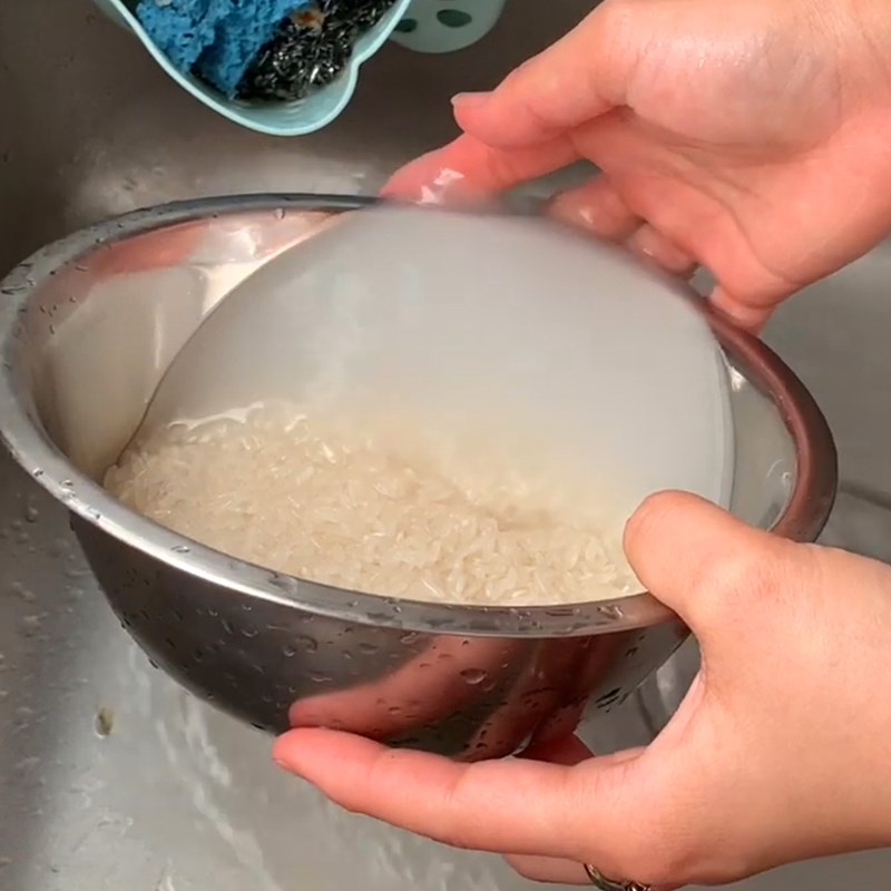 Bước 1 Vo gạo và nấu cháo Cháo lòng miền Trung