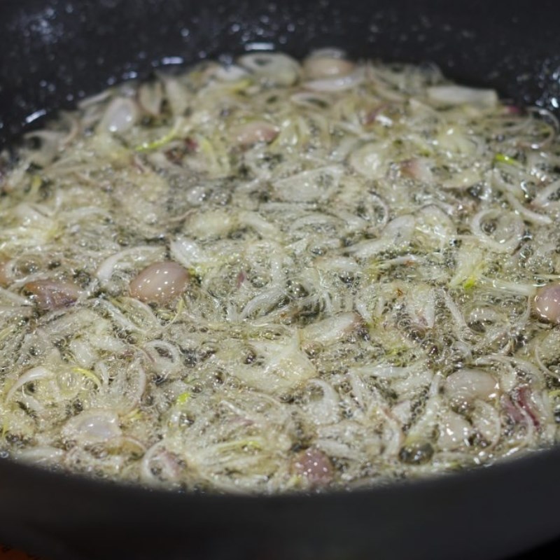 Bước 6 Xào tôm mực, thịt băm và làm dầu tỏi Hủ tiếu khô hải sản
