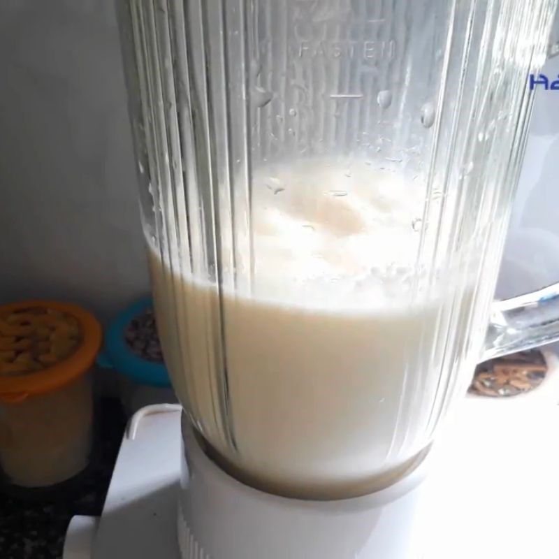 Bước 2 Xay sinh tố táo sữa đặc Sinh tố táo sữa đặc