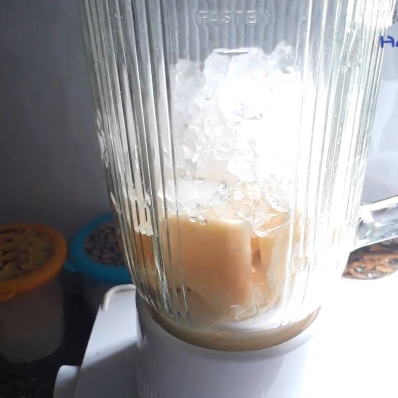 Bước 2 Xay sinh tố táo sữa đặc Sinh tố táo sữa đặc