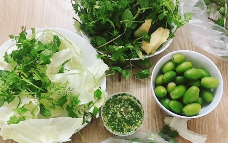 Bắp cải cuốn nhót