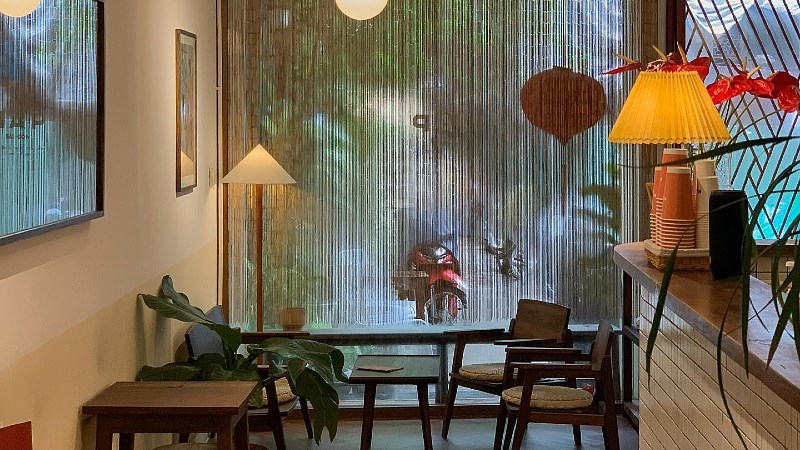 Nấp Saigon