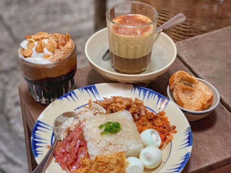 Món ăn và thức uống tại quán Nấp Saigon