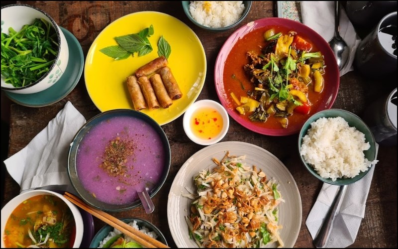 Món ăn tại quán Buâng Khuâng Cafe