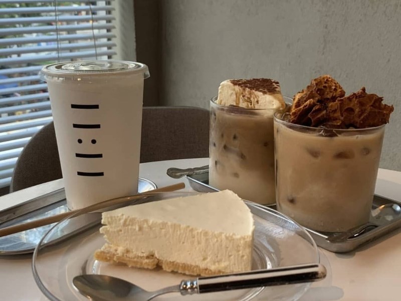 Món ăn và thức uống tại quán 11:11 Cafe