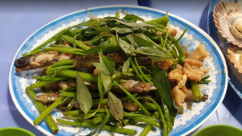 Quán Ốc Bãi Xe Tư Hằng
