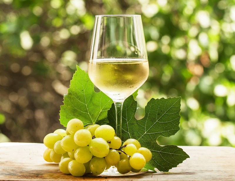 Rượu vang trắng (White wine)