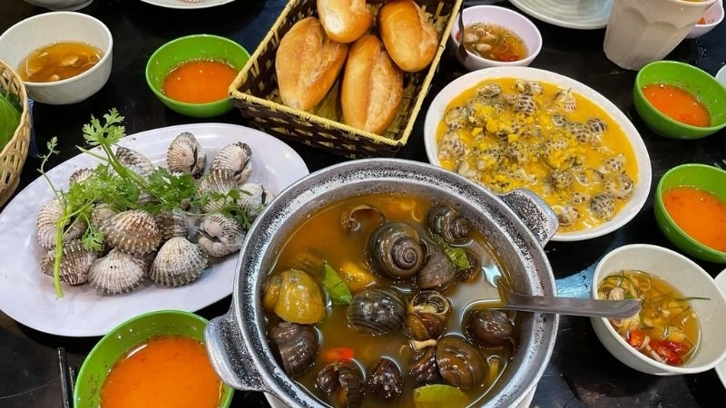 Món ăn tại quán ốc Phủi 3 Miền