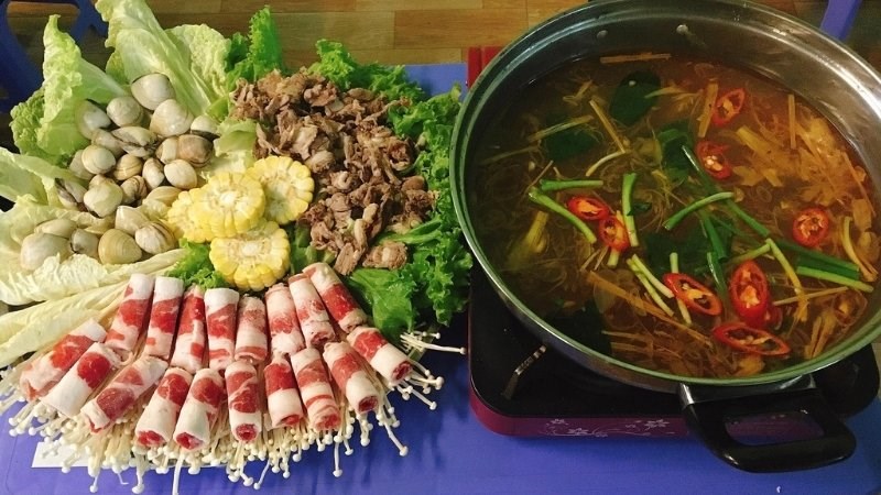 Món ăn tại quán Ốc Phúng Phính