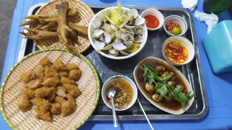 Món ăn tại quán ốc Chị Việt