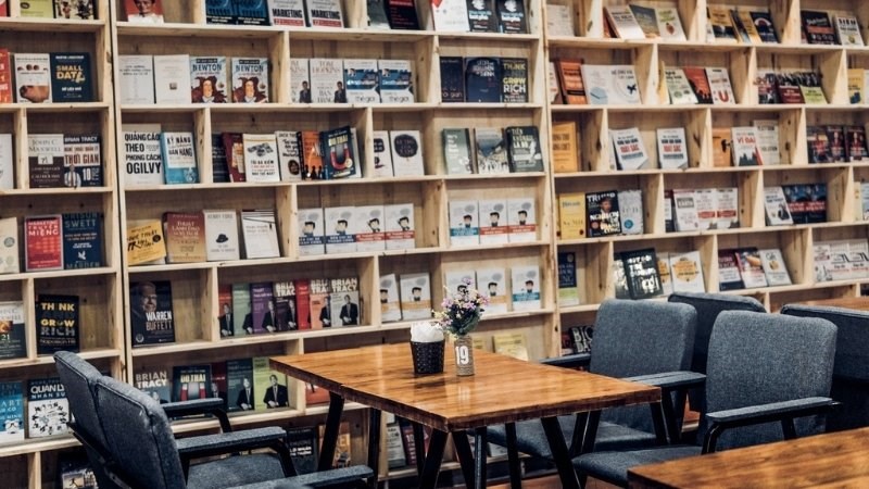 Không gian quán Biblio Book Coffee