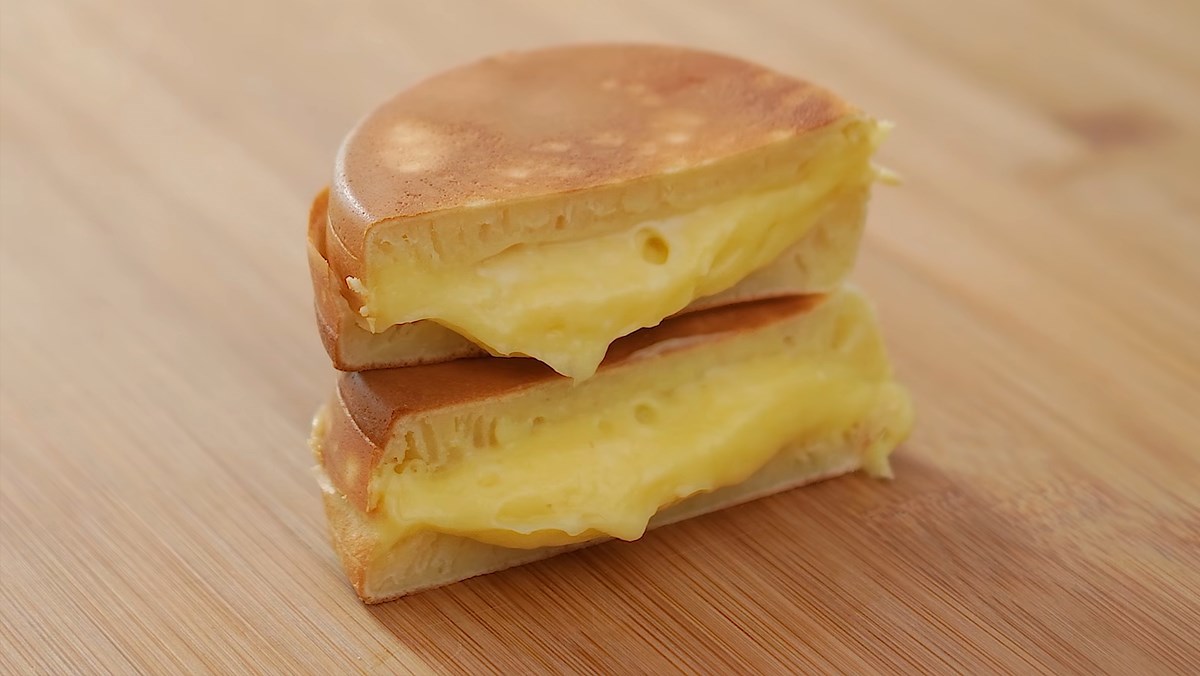 Cách làm bánh kếp trứng sữa thơm béo ngon miệng