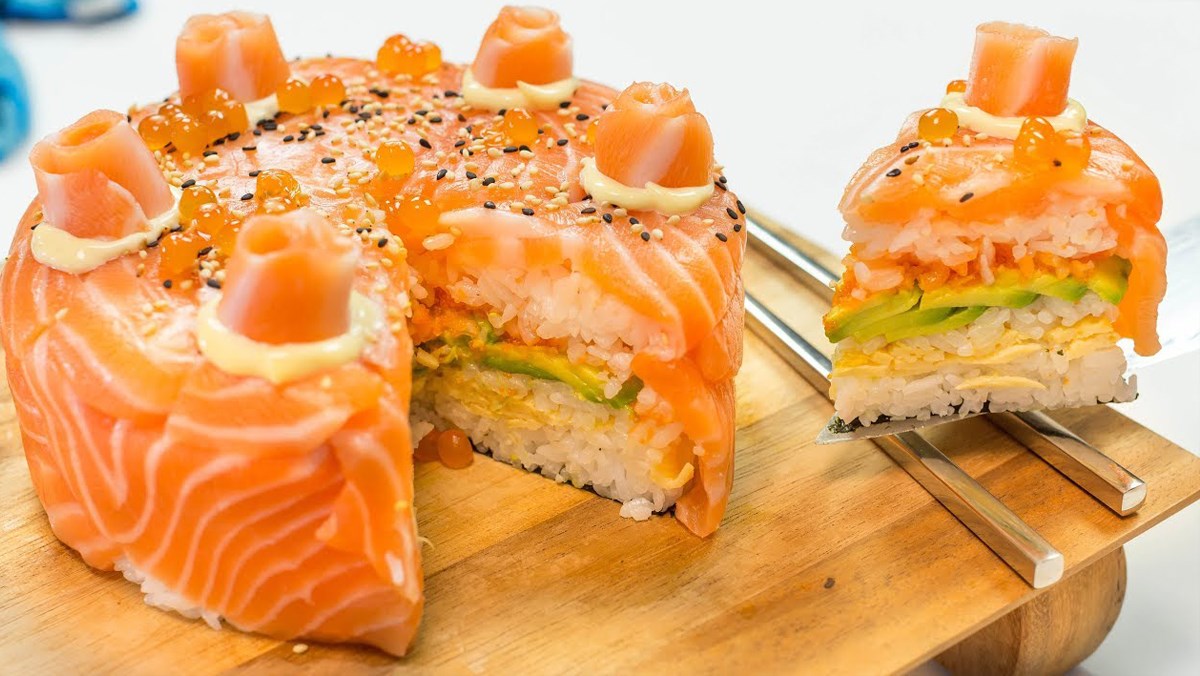 Cách làm bánh sinh nhật sushi đẹp mắt