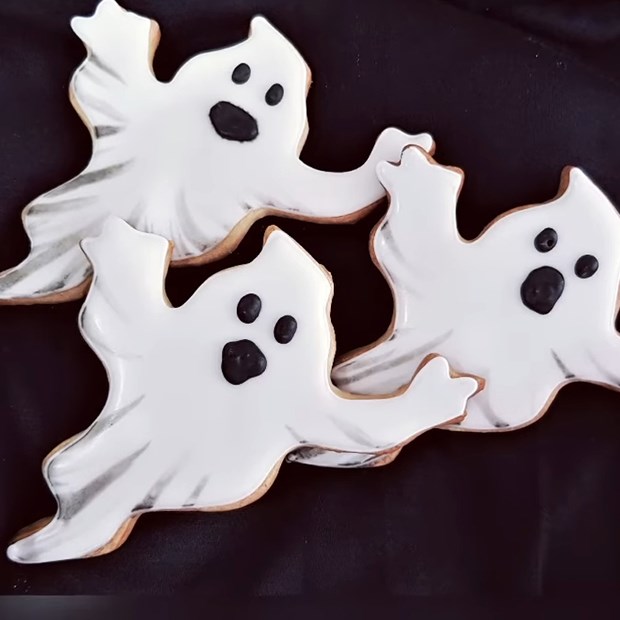 2 cách làm bánh quy hình con ma Halloween vừa đáng yêu vừa thơm ngon cho bé