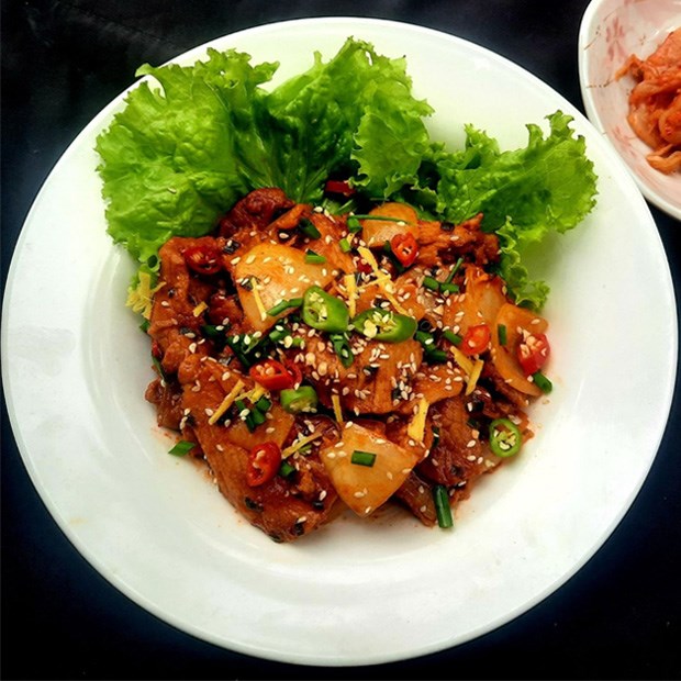 Cách làm thịt heo xào cay Hàn Quốc hấp dẫn thơm ngon đúng điệu