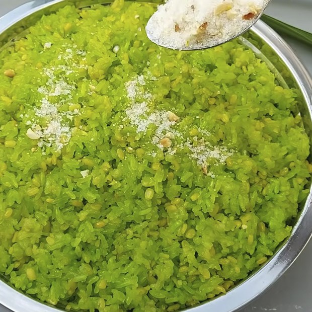 Cách nấu xôi đậu xanh lá dứa bằng nồi cơm điện thơm lừng hấp dẫn đơn giản