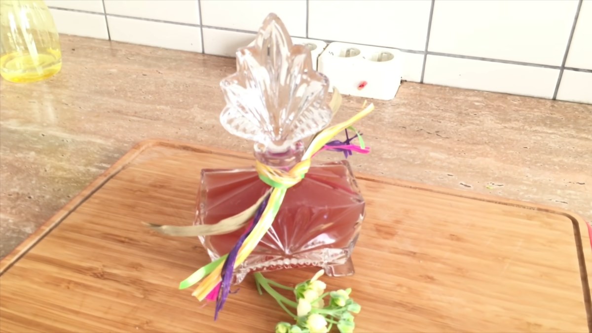 Cách làm nước hoa bằng hoa hồng, Matthiola incana