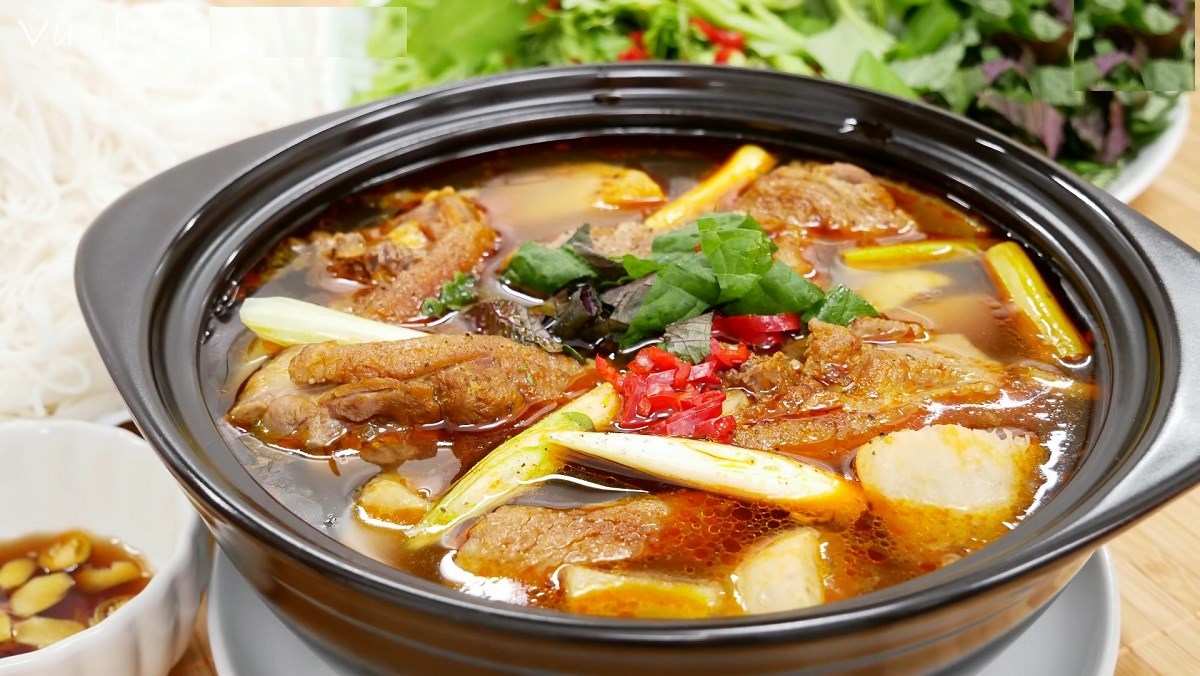 Lẩu vịt khoai môn